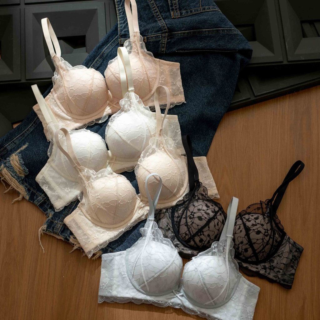 Awan Lembut Bra tanpa kawat membuat payudara kecil terlihat lebih besar.