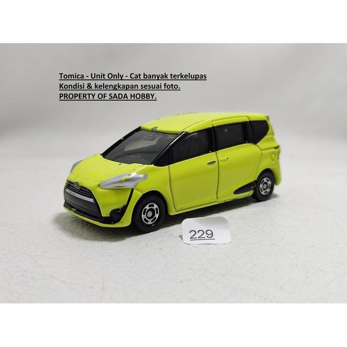 No 99 Toyota Sienta Hijau Tomica Diecast Miniatur