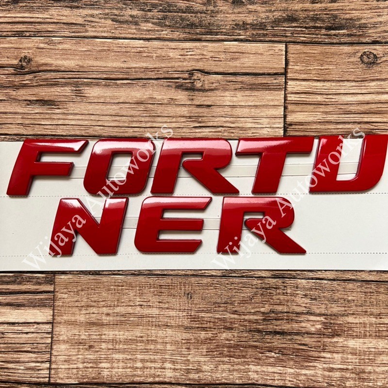 Emblem Kap Mesin Mobil Fortuner Emblem Fortuner