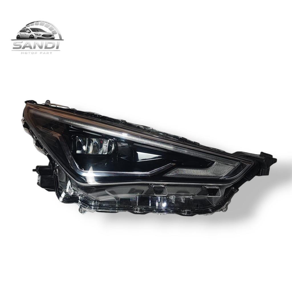Headlamp lampu depan Kanan Original mobil Toyota Yaris Cross hybrid LED 2022 2023 2024