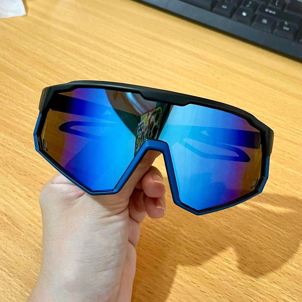 Kacamata Hitam Olahraga Tahan Angin Lensa Besar Oversize Anti UV400 Silau Anti Debu Berlari Kacamata
