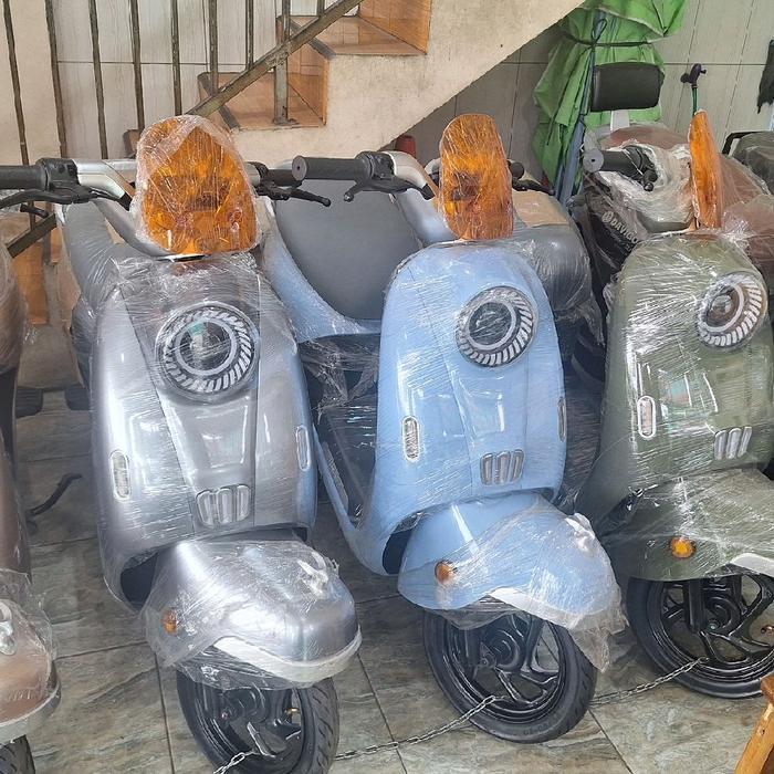 sepeda listrik model vespa