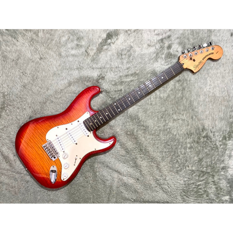 Gitar Squier By Fender Stratocaster Flame Maple Top Upgrade