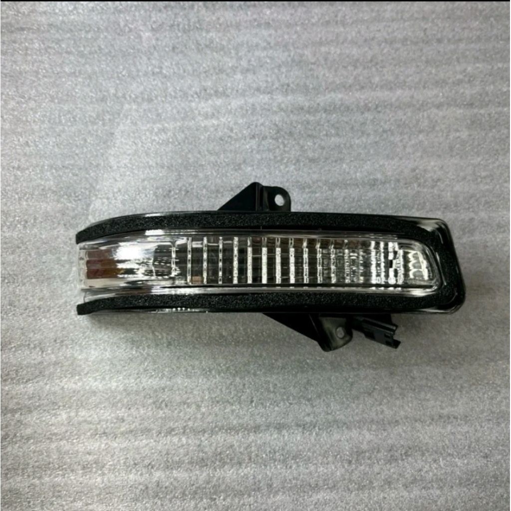 LAMPU SEIN SPION MOBIL ERTIGA LAMA 2012-2015