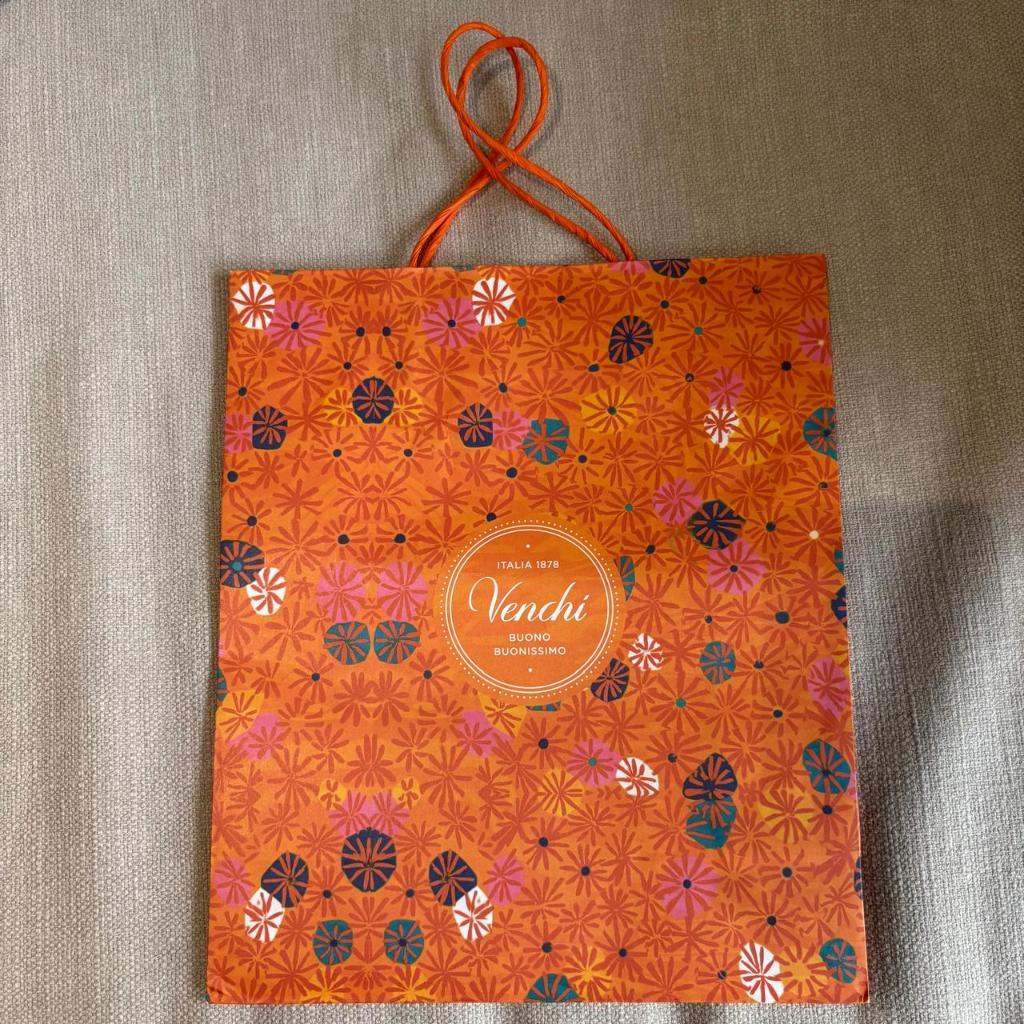 VENCHI Paperbag Packaging venchi of italy italian paperbag VENCHI