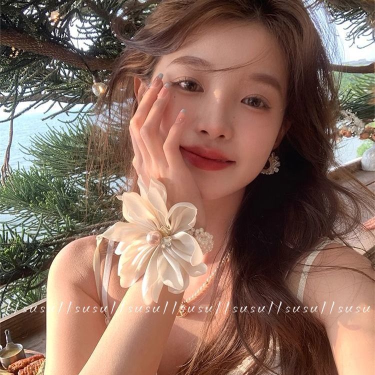 [Mempesona]Gelang rambut wanita Korea bunga putih mutiara halus untuk ekor kuda rendah sisi.