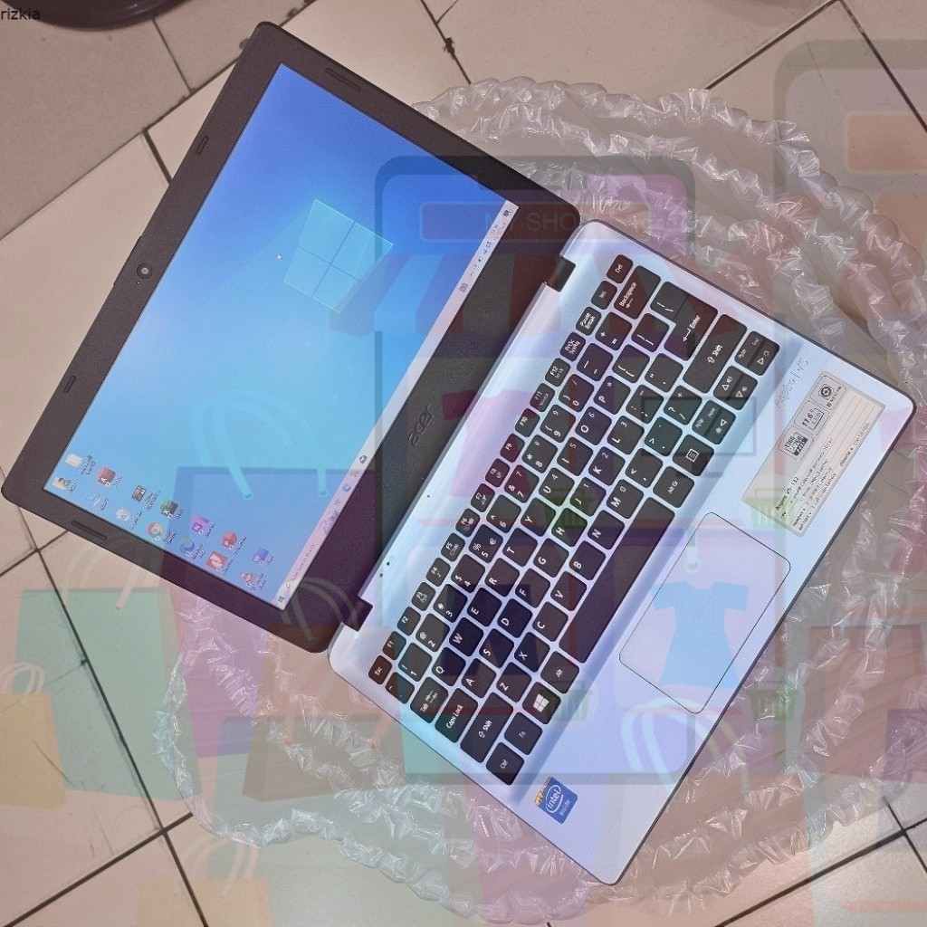 Laptop Notebook Acer Aspire V5-132 Layar 12inch Model tipis bangat kondisi normal masih bagus Rizkia