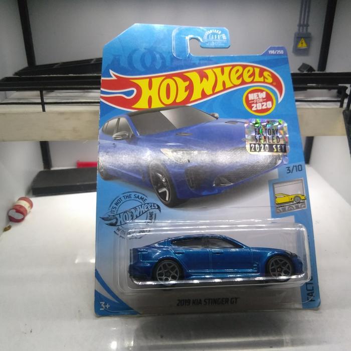 hotwheels kia stinger gt factory sealed diecast card 12 2ND