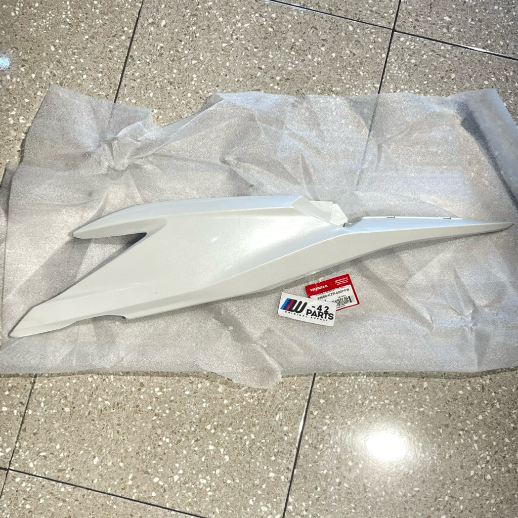 COVER BODY SAMPING BELAKANG KIRI VARIO 125 FI OLD LAMA KZR PUTIH ORIGINAL AHM 83600 KZR 600PFW