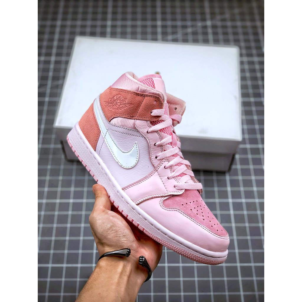 Air Jordan 1 Mid Putih
seri bantuan