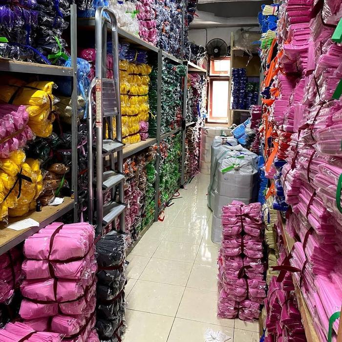 Goodiebag tas serut polos uk 22x22 harga perlusin kuat beban -5kg - hijau tua, dus 22x22