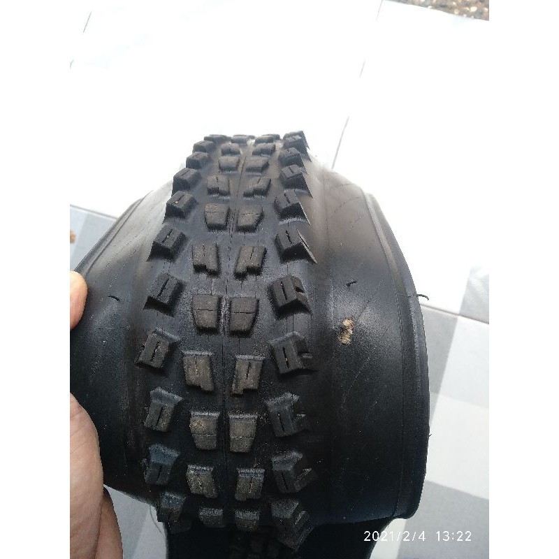 Vee Tire Flow Snap 29 x 2.35 29x2.35 Ban MTB 29er Foldable Kevlar Tubeless Ready Trail Enduro Kuat