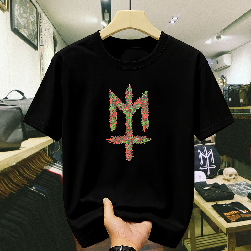 T-Shirt Maternal Disaster – Kaos Distro Musik Underground Unisex Hitam Putih