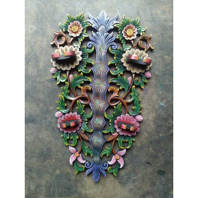 Gratis ongkir. BLAWONG (tempat majang keris) isi 2 keris