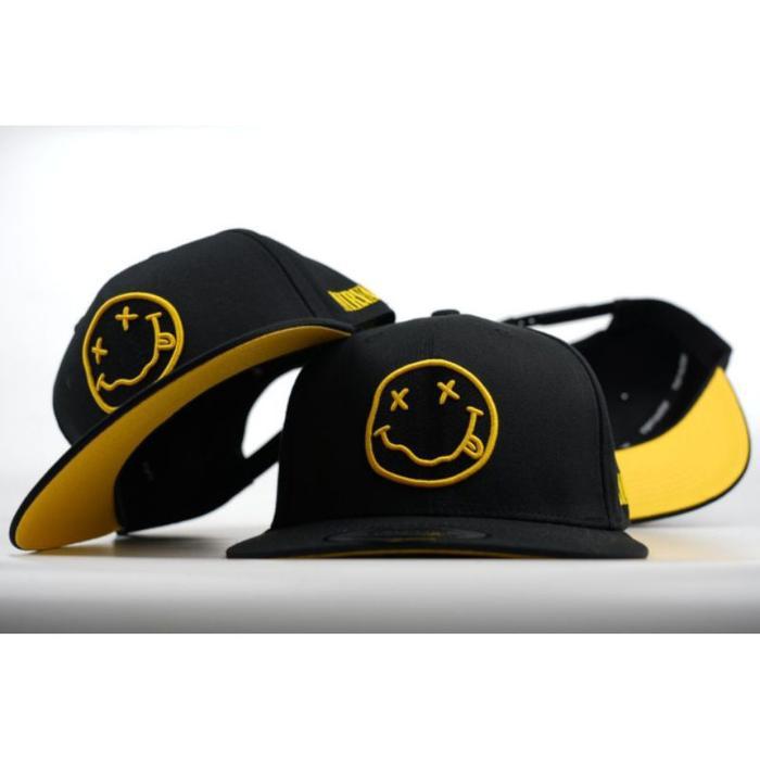 Topi Snapback Smile Hitam Logo Kuning - Hitam