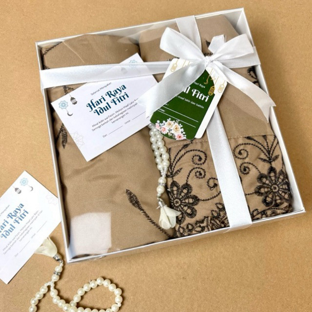 Kado Hampers Mukena Premium Gift Box Cewek Hampers Lebaran Idul Fitri Untuk Guru Traveling Hampers U