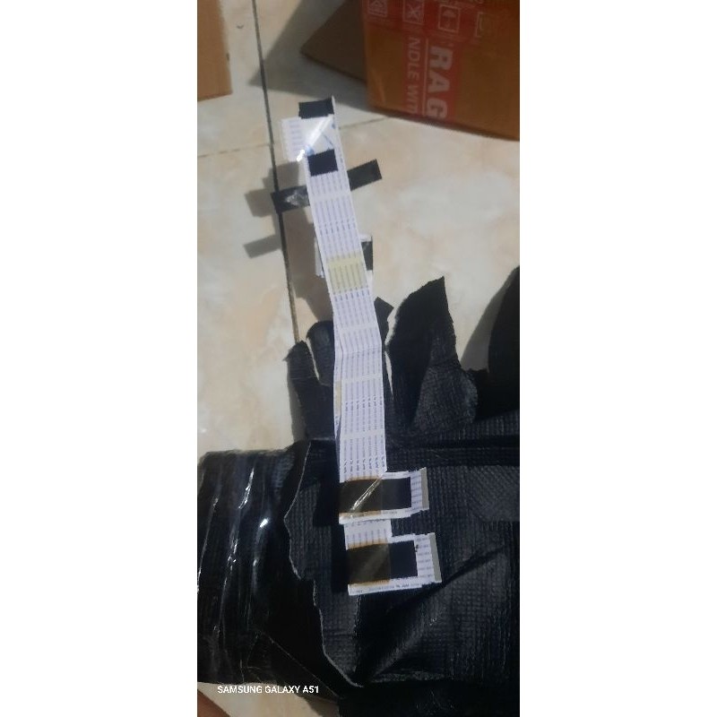 FLEXIBLE - KABEL FLEKSIBEL LVDS TV LED TOSHIBA 43L3750VJ - 43L3750