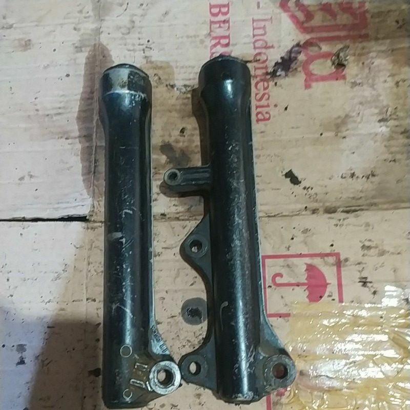 BOOTOM SHOCK DEPAN VEGA ZR ORIGINAL bekas copotan motor