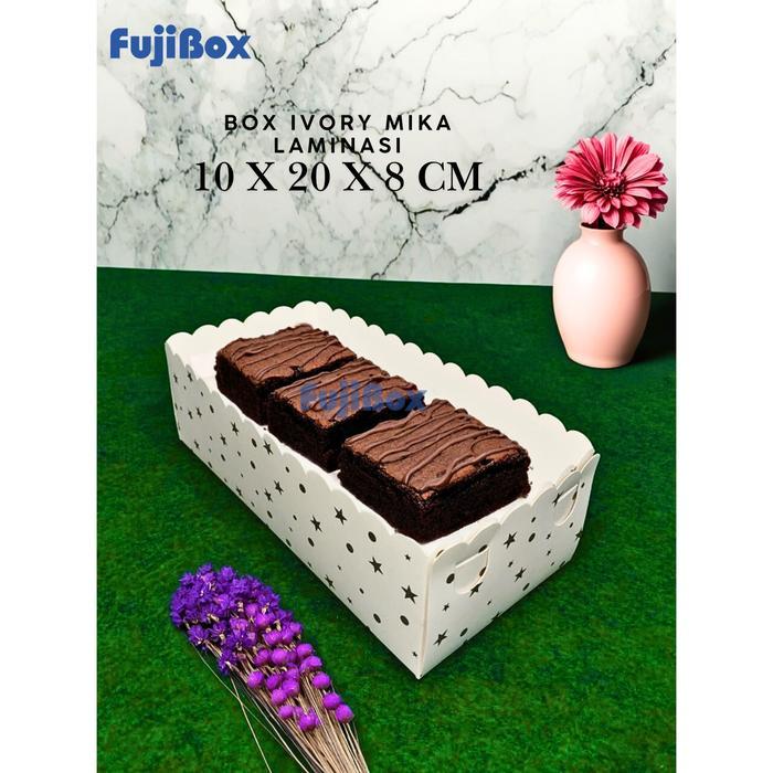 ( 10 Pcs )  Dus Kotak Kue hampers puding cake Ivory Motif Polkadot Bintang Emas laminasi 20 cm x 10 