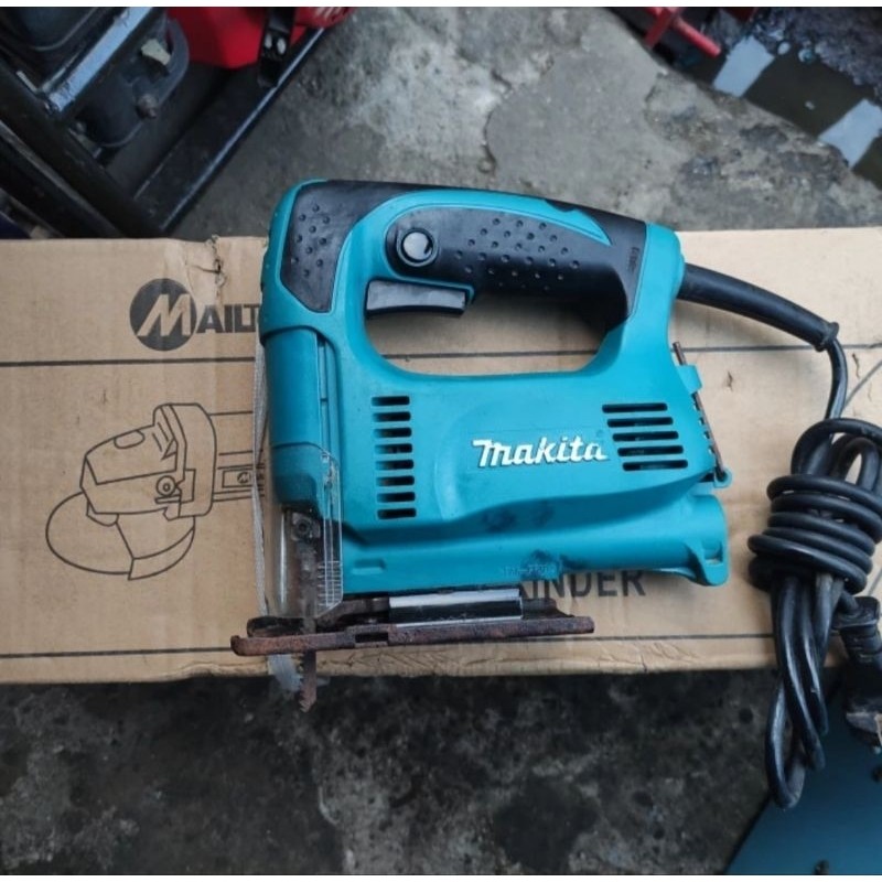 MESIN JIGSAW MAKITA 4327M / 4323M MESIN GERGAJI UKIR KAYU DAN BESI SECOND KONDISI NORMAL ORIGINAL 95