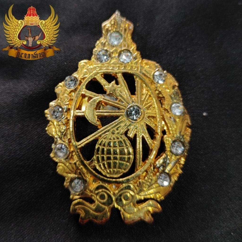 Bross Pin Logo Keraton Surakarta Bahan Kuningan Hias Batu Sirkon