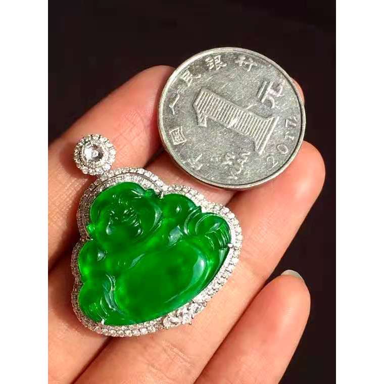 Liontin Buddha dari batu giok hijau alami kualitas A dengan inlay emas 18k ornamen Buddha Tersenyum 