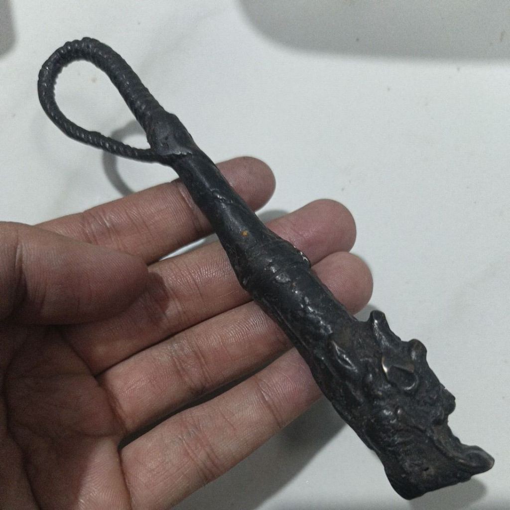 hiasan cemeti naga lama perunggu 18cm