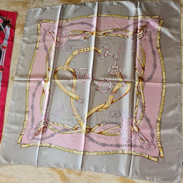 Hijab silk segi empat  /jilbab/hijab/kerudung murah-MH59 - motif c