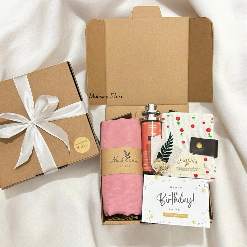 HAMPERS HIJAB BELLA SQUARE KADO CEWEK WANITA ULANG TAHUN WISUDA SEMPRO IDUL FITRI GIFTBOX- Hempers M