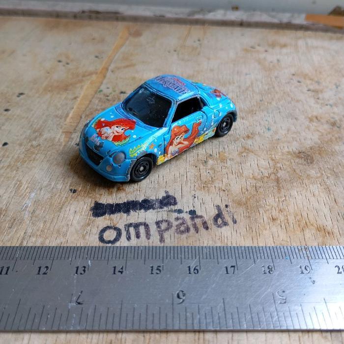 tomica daihatsu copen Disney 2001 china Mainan Loose
