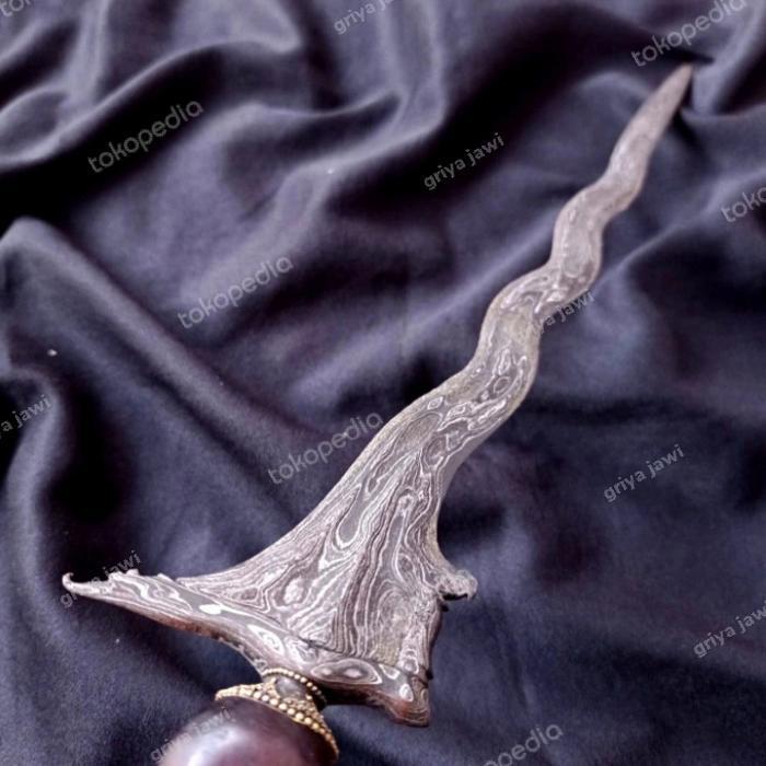 Keris Megantoro Pamor Beras Wutah tangguh pajajaran sepuh
