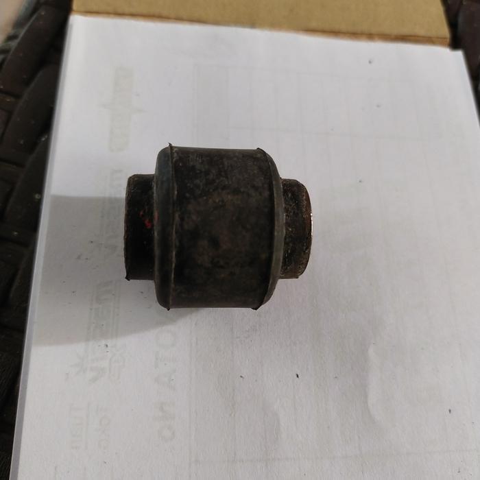 karet shock/bos shock breaker belakang avanza atas kecil PASSS