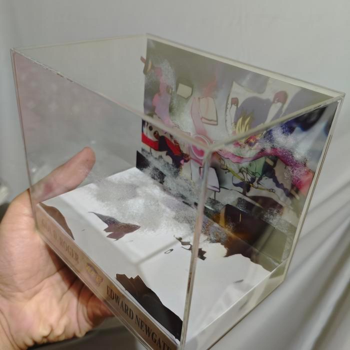 Pajangan Wall Display Cube Display Figure WCF One Piece Gol D. Roger Vs Akainu Fight Scene Cube Only