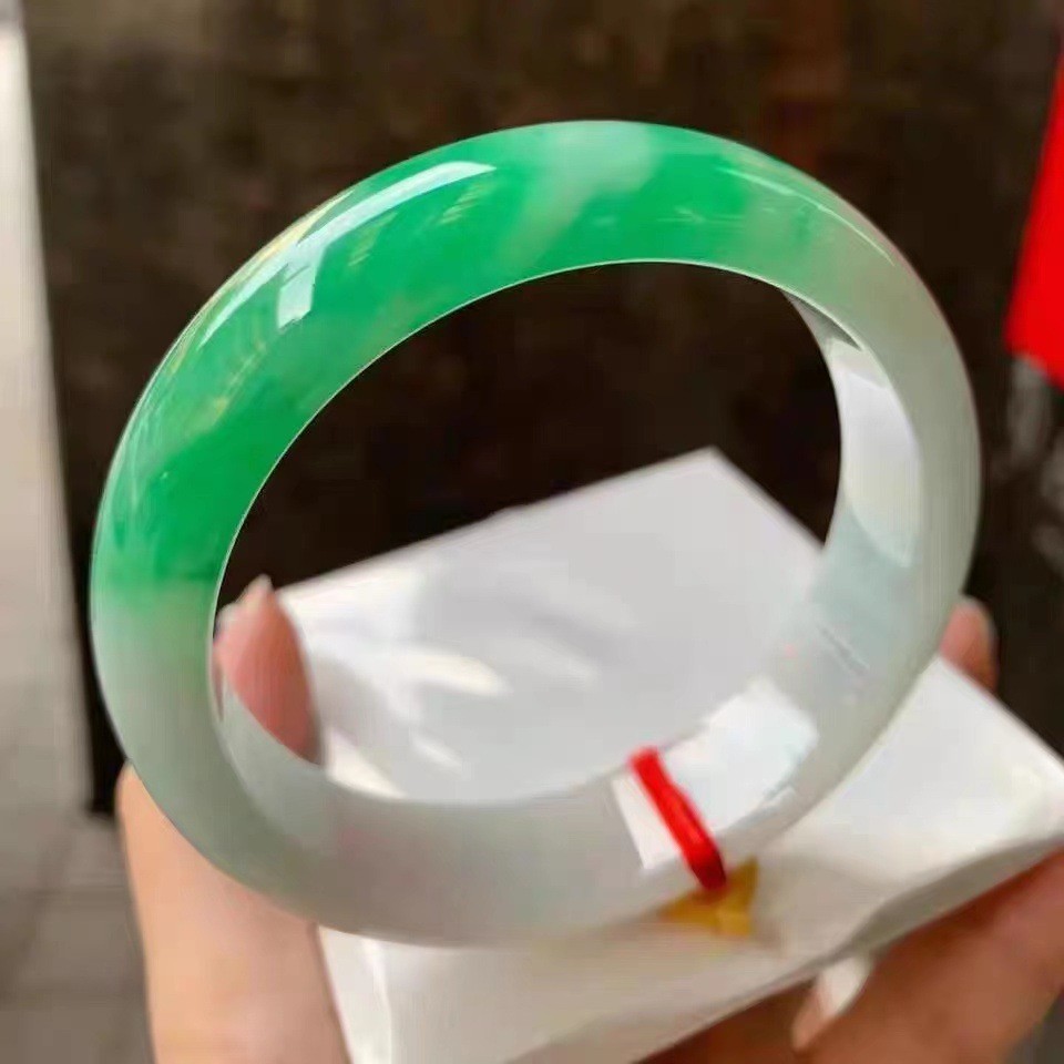 Gelang giok Myanmar gelang giok tambang lama gelang giok bulat jenis es putih-hijau gelang giok wani