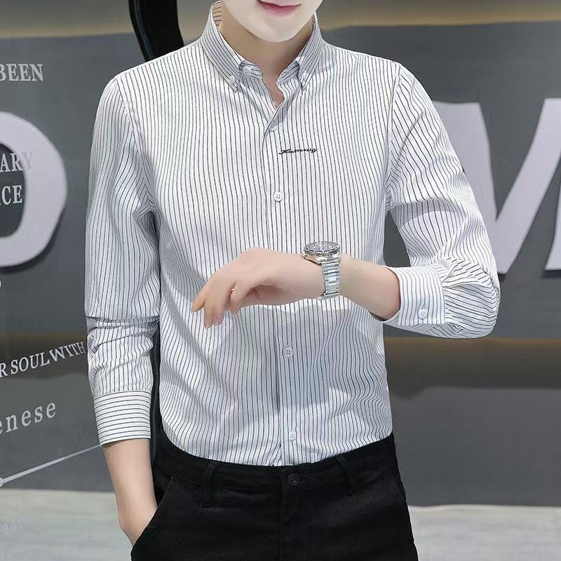 Kemeja lengan panjang pria, top pria, kasual pria, kemeja putih bergaris-garis.