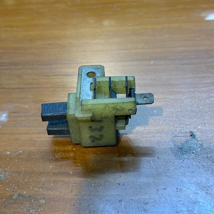 Bostle arang alternator untuk mobil Fiat carbon brush kul dinamo assy quality