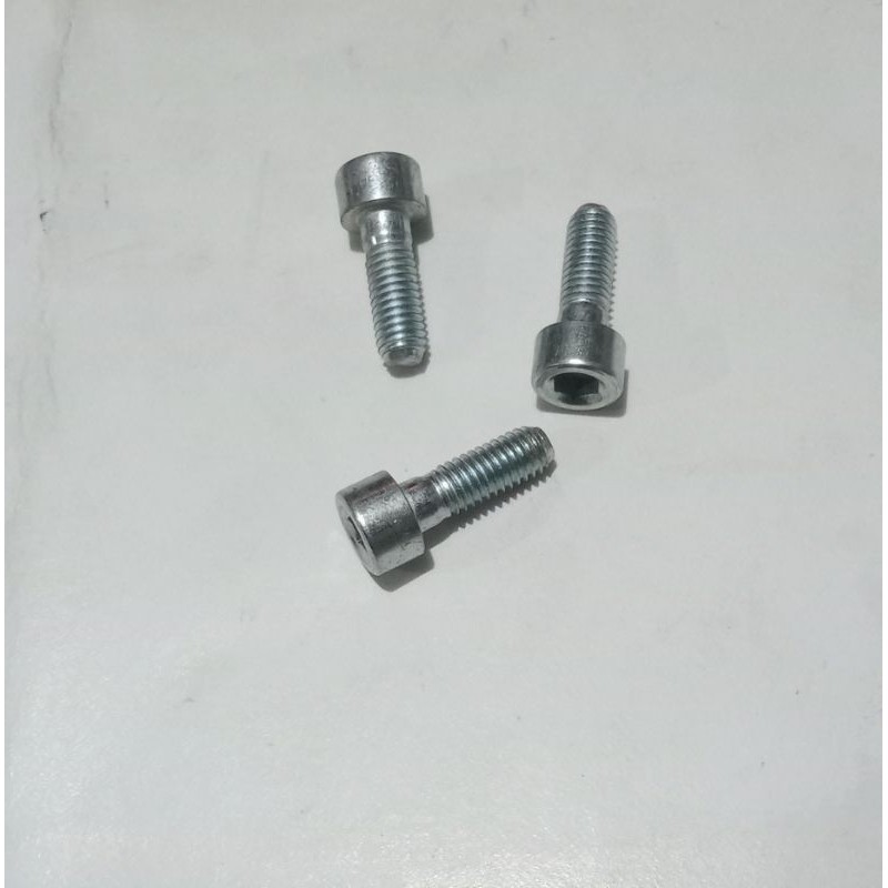 Baut L sentrik M5x15 / Baut 8 Universal