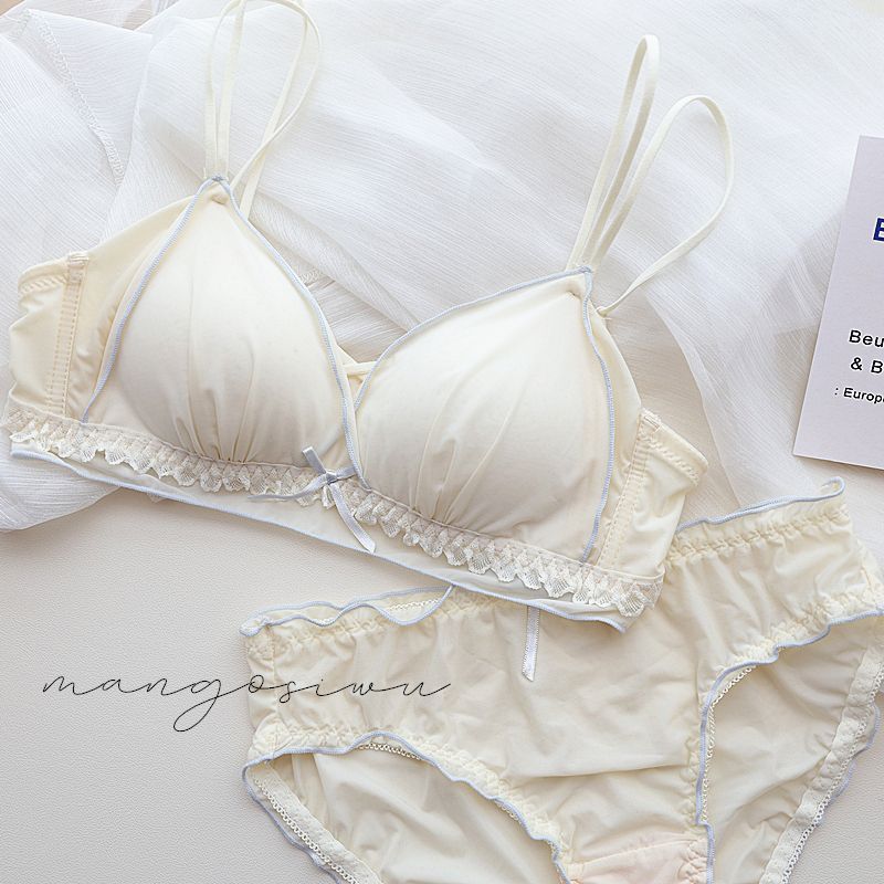 [Bisikannya][COD] Set Bra Renda Tipis Cup Segitiga   Bra Push Up Tanpa Kawat untuk Payudara Kecil
