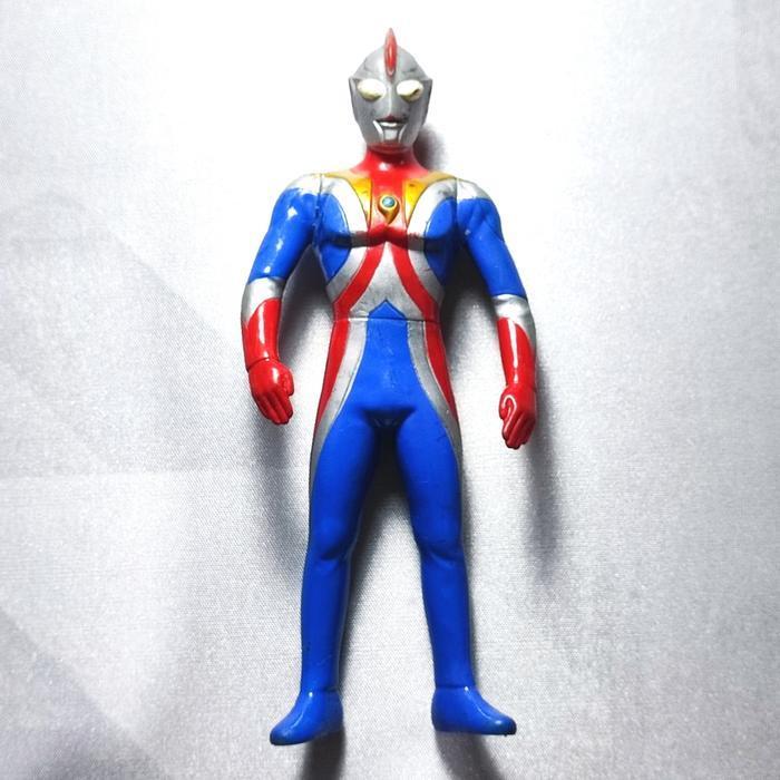 BANPRESTO  ULTRAMAN COSMOS ECLIPSE MODE  VINYL 16 CM ORI