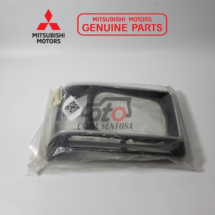 RING LAMPU KANAN L300 LAMA ORIGINAL / BEZEL KIT,HEADLAMP,RH MB377104 PASS