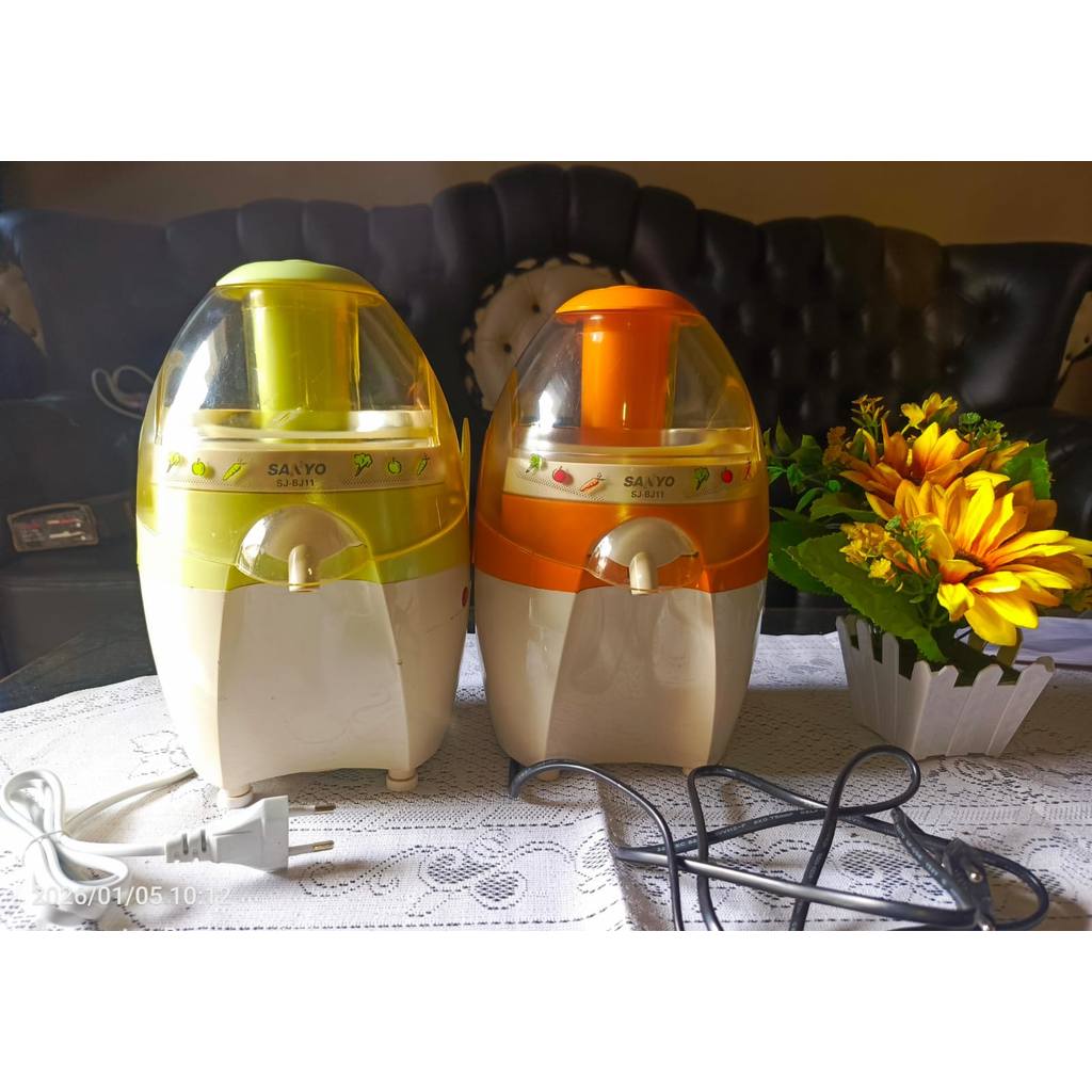 CUCI GUDANG , JUS EXTRAKTOR TANPA AMPAS / JUICER SANYO SJ BJ 12 TANPA AMPAS