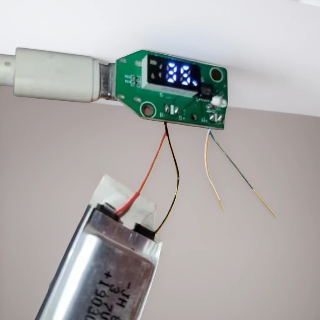 Modul Charger Baterai Lithium 18650 3.7V Type C dengan LCD Display