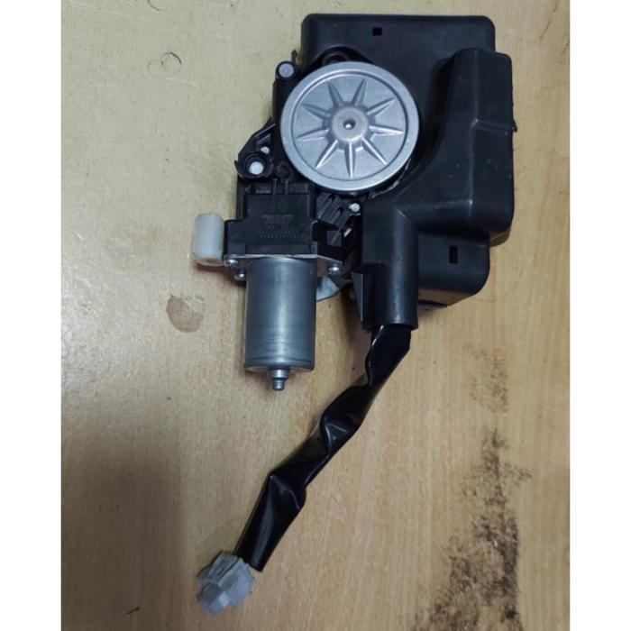 Door Lock Pintu Bagasi Toyota Fortuner VRZ Innova Reborn original QUALITY