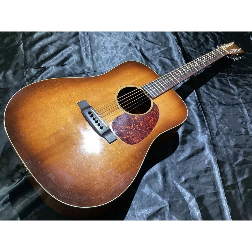 D 18 Shaded Top 1975 Sunburst acoustic guitar