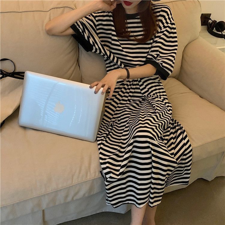 Mode VogueGaun bergaris gaya Korea, pakaian wanita ukuran besar, rok selutut.