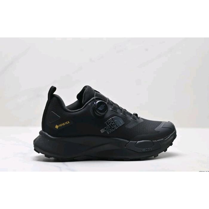 Sepatu Trail Running The North Face Vectiv Enduris 4 GoreTex Black/Black - 40