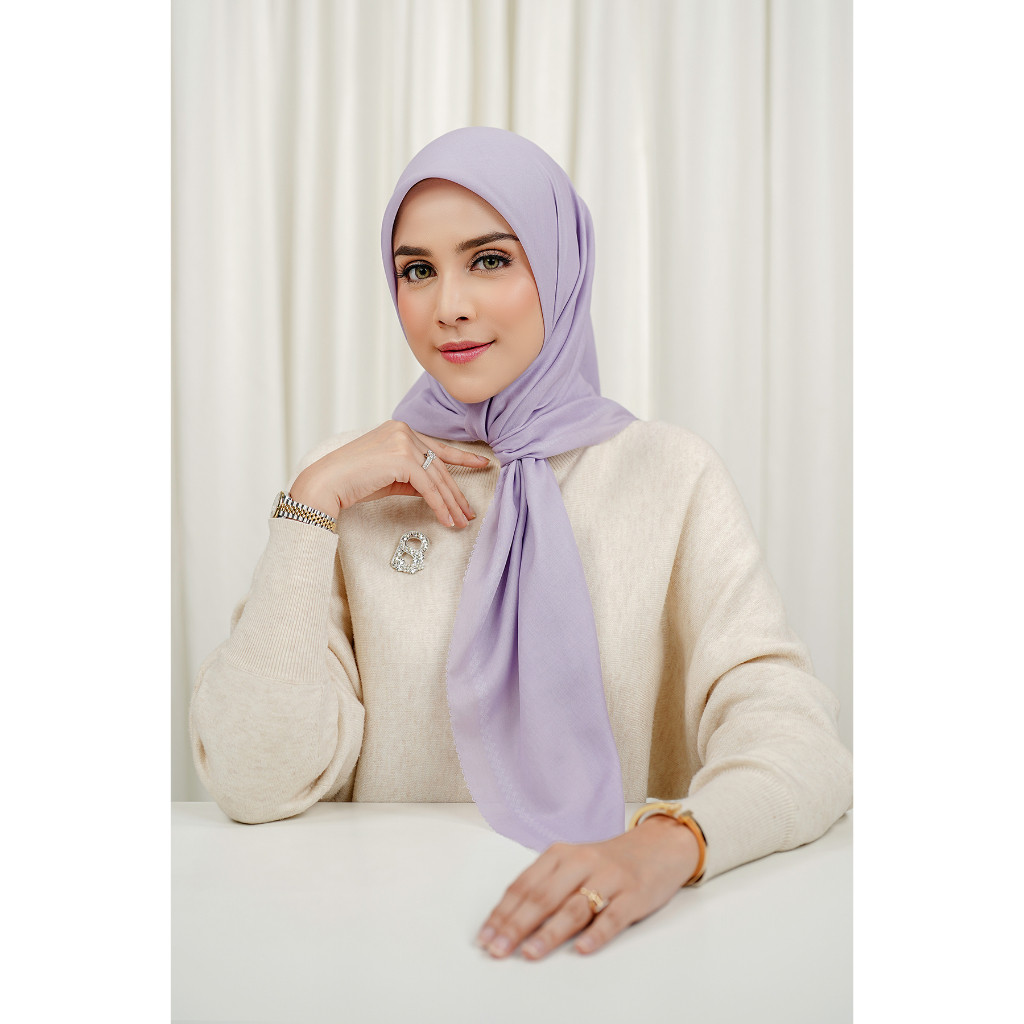 Buttonscarves Today's Scarf - Lilac Grey