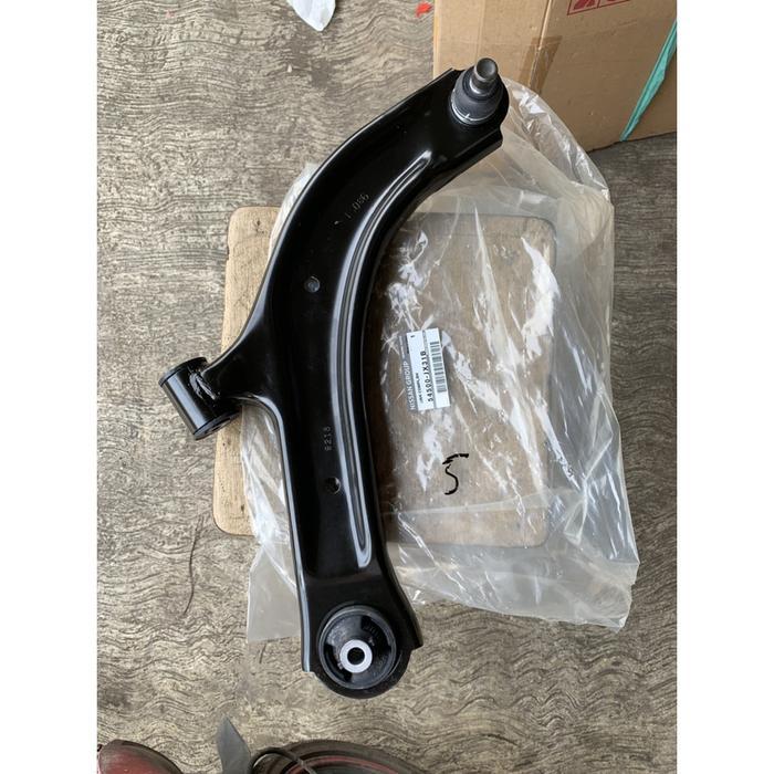 Lower arm nissan LIVINA TOP