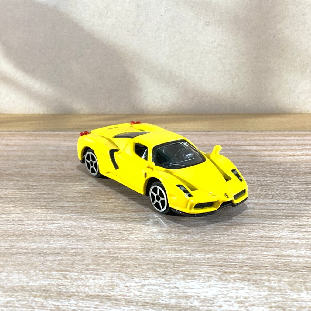 BURAGO FERRARI ENZO FERRARI KUNING YELLOWRACE & PLAY BURAGO 1:64
