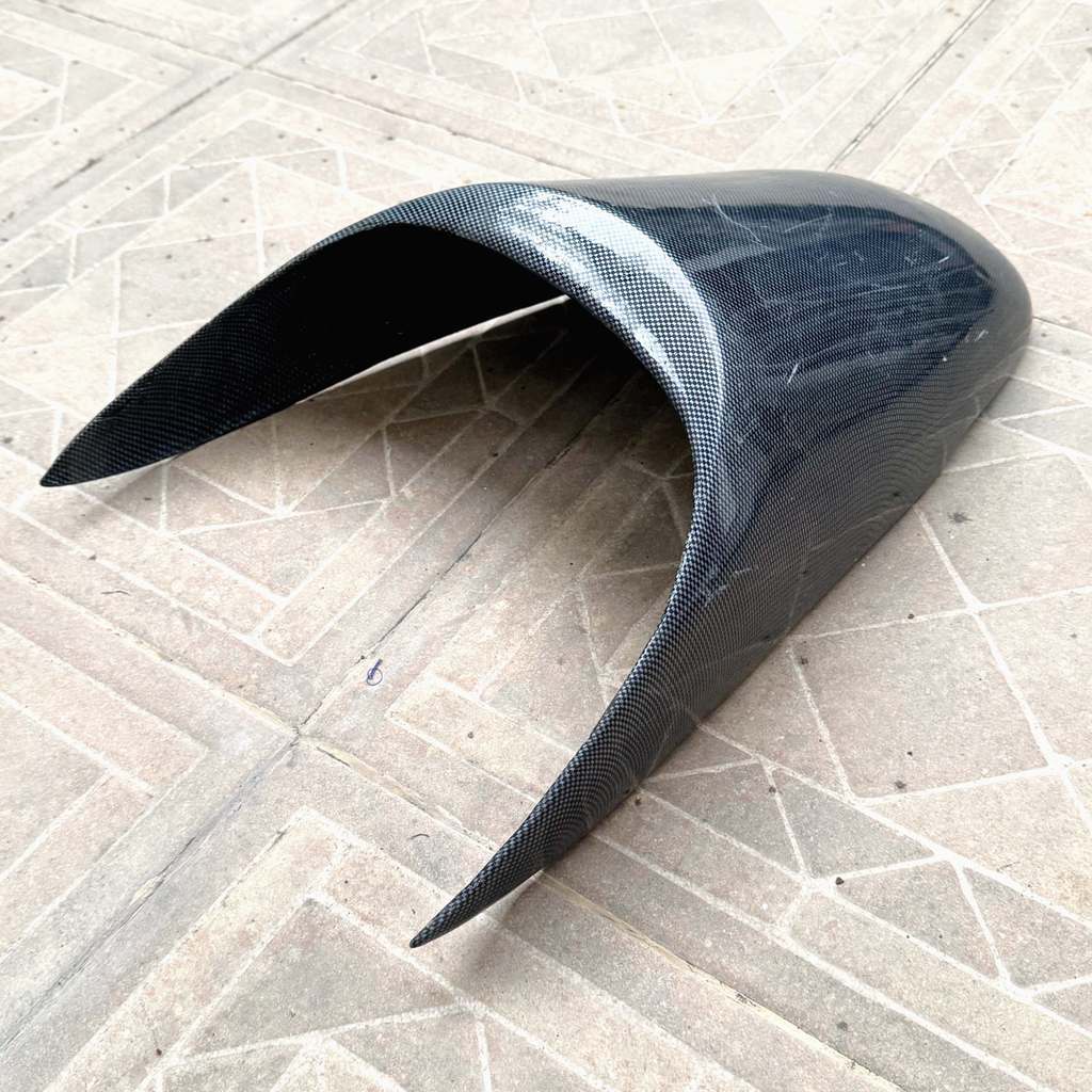 Cover Body Belakang Jok Motor Sport Universal BEKAS COPOTAN MOTIF CARBON